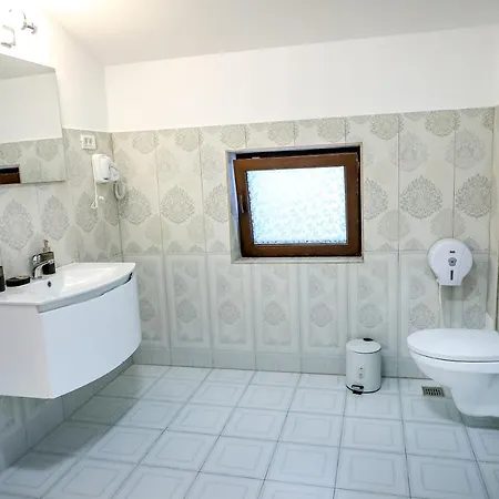 Christiana Guest house *
