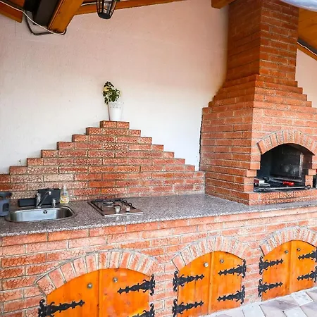 Guest house Christiana Navodari